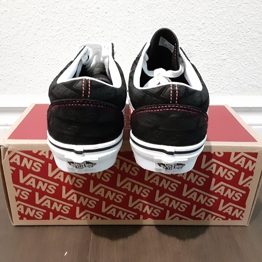 Vans - Picture 3 of 5